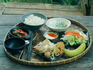 Một bữa cơm trưa