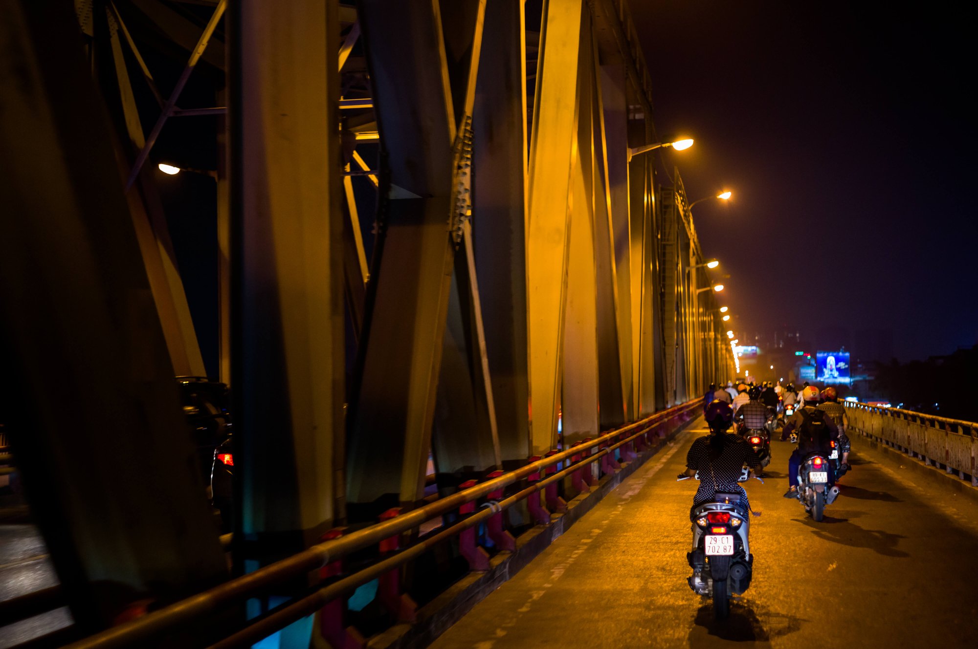 Cầu Long Biên về đêm