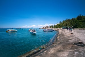 Cano đậu tại Cù Lao Xanh