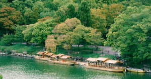 Dịch vụ chèo thuyền tham quan dọc hào nước bao quanh Lâu đài Osaka