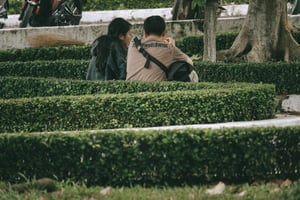 Cặp đôi trong công viên