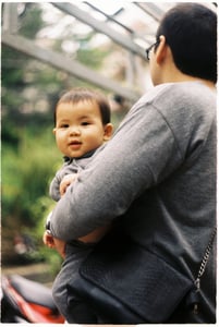 Một em bé dễ thương