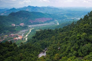 Ba Na Hill Cable Car looking down