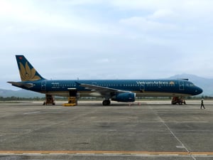 Máy bay Vietnam Airlines