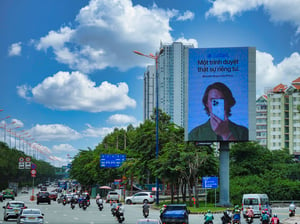 Quảng cáo Led OOH của Apple tại Xa lộ Hà Nội