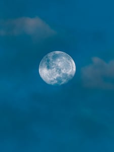 The day moon I've taken (version 3)
