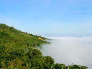 Mây và núi