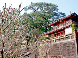 Minh Lâu - lăng Minh Mạng