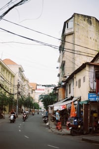 Con đường trên phố cổ Hà Nội
