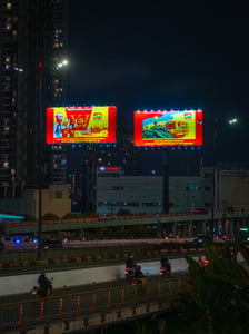 Bảng quảng cáo ngoài trời 30/4/2025