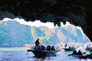 Hang Luồn (Hạ Long)