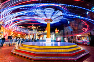 Dramatic Carousel: Xích đu ánh sáng rực rỡ
