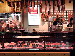 Quầy thịt tại chợ Kleinmarkthalle, Frankfurt