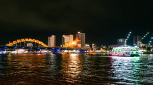 Cầu Rồng phun lửa Đà Nẵng