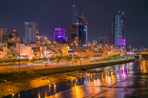 Ánh vàng phố thị về đêm