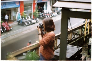 Khoảnh khắc sau ống kính