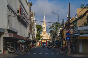 Ánh nắng chiếu sáng nhà thờ