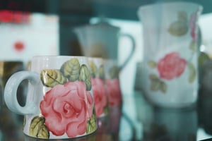 Một bộ ly sứ