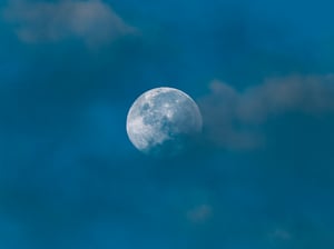 The day moon I've taken (version 3)
