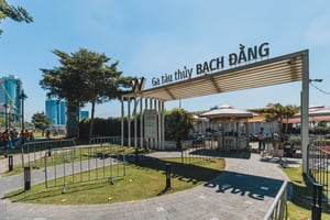 Ga tàu thủy Bạch Đằng