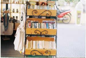 Kệ sách cũ