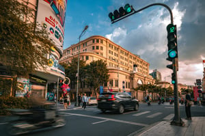 Green Light at a cross-road Đồng Khởi - Lê Thánh Tôn