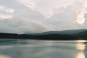 Mặt hồ yên tĩnh