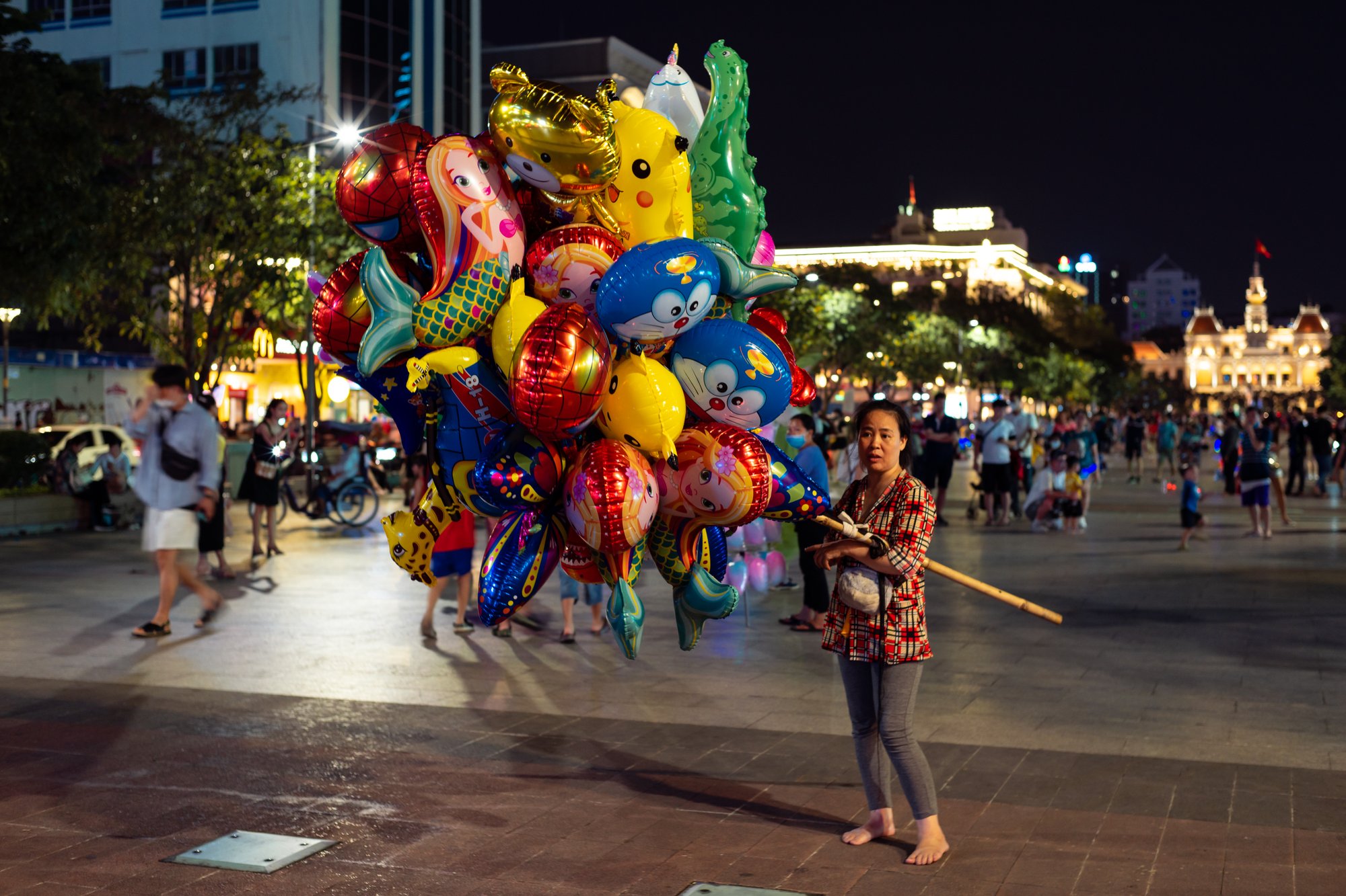 Selling Balloon On Nguyen Hue Walking Street