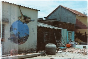 Những ngôi nhà gạch cũ