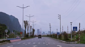 Trên đường từ Hạ Long đi Cẩm Phả