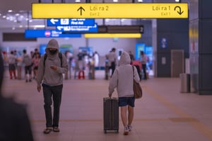 Vô duyên đối diện bất tương phùng