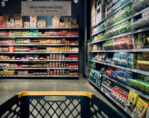 Kệ thực phẩm trong siêu thị