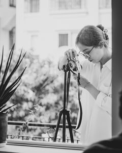 Woman Photographer Makes Shoot