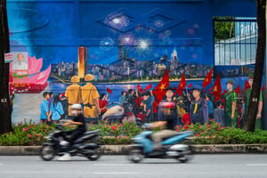 Đường bích họa “Việt Nam tươi đẹp”