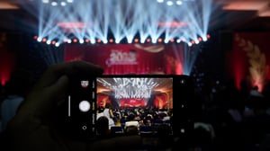 Record video an event with smartphone