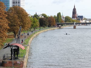 Bên bờ sông Main (Frankfurt, Đức)