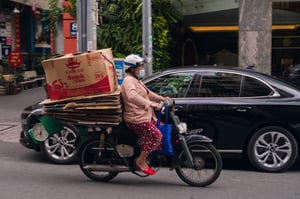 Chở đồ trên đường phố