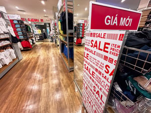 Kệ hàng giảm giá/Sale Item Uniqlo