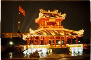 Phu Văn Lâu về đêm