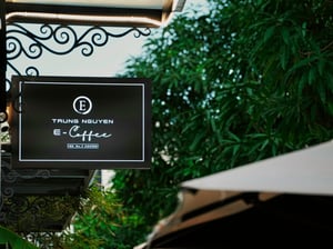 Bảng hiệu Trung Nguyên e-Coffee