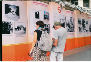 Foreign Tourist Reading Information