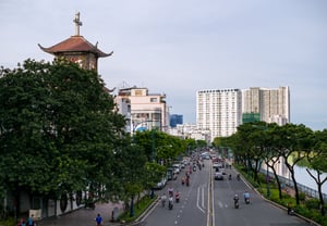 Con đường ven sông