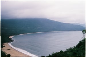 Toàn cảnh bãi biển Làng Vân - Vịnh Nam Chơn, Đà Nẵng