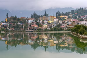 Thị xã ven hồ