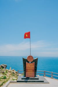 Cột cờ ở Mũi Điện, Quy Nhơn