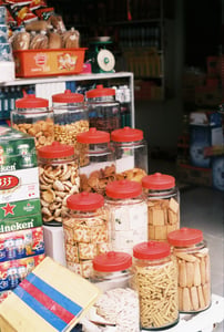 Một cửa hàng tạp hoá truyền thống