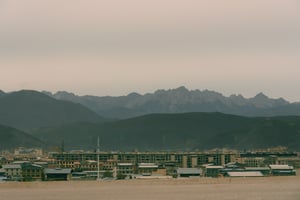 Urban breaths, highland bones