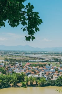 Thành phố Phú Yên nhìn từ Tháp Nhạn