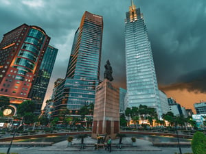 Vòng xoay bến Bạch Đằng - Tượng Đức Thánh Trần Hưng Đạo