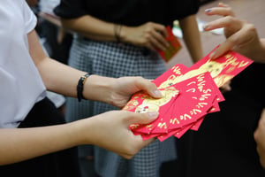 Lì xì Tết